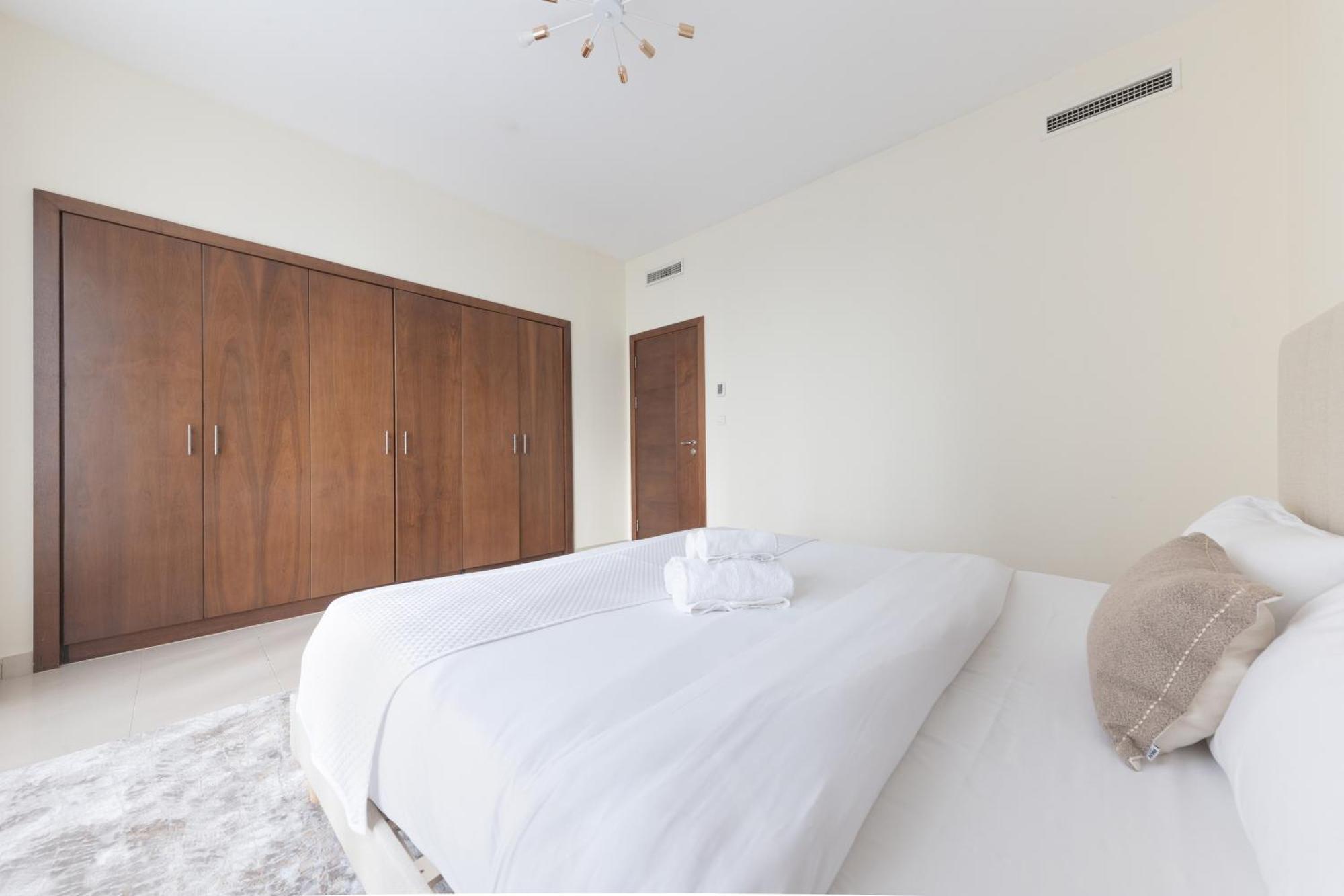 Bright & Cozy In Heart Of Marina Apartment Dubai