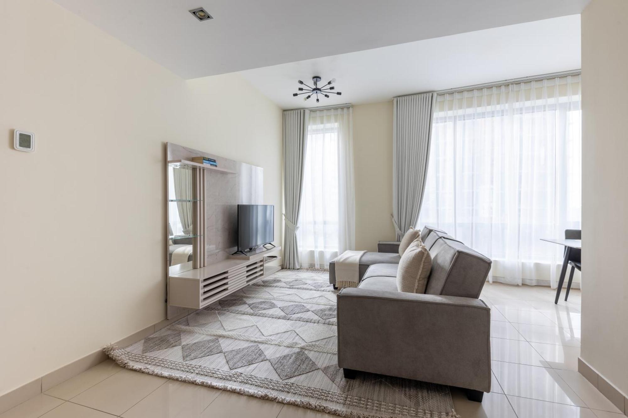 Bright & Cozy In Heart Of Marina Dubai