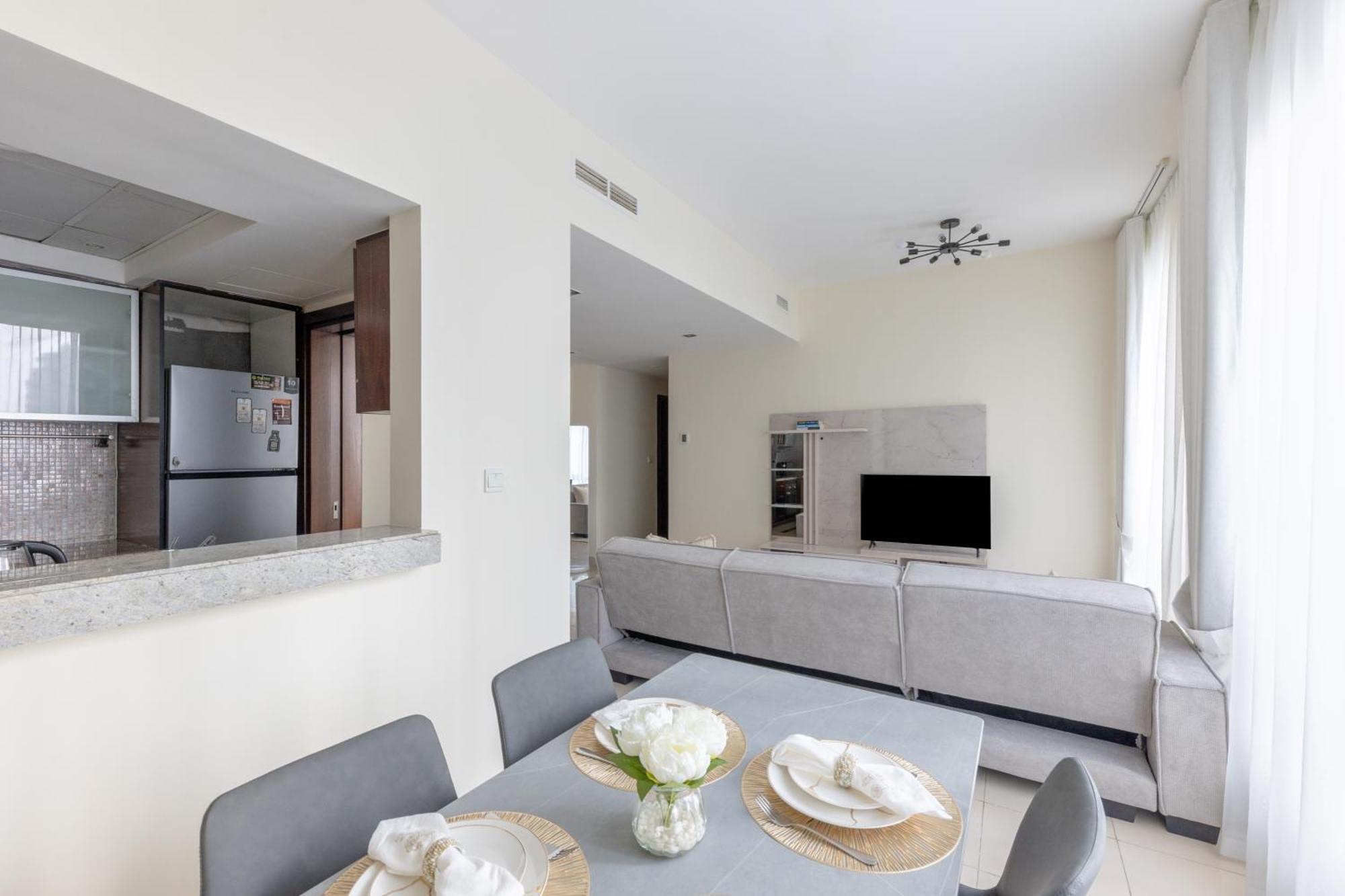 Bright & Cozy In Heart Of Marina Dubai