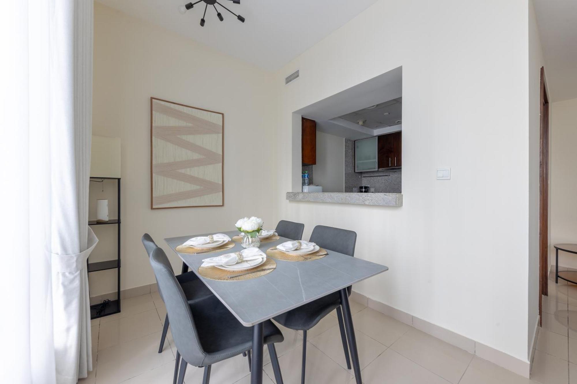 Bright & Cozy In Heart Of Marina Apartment *